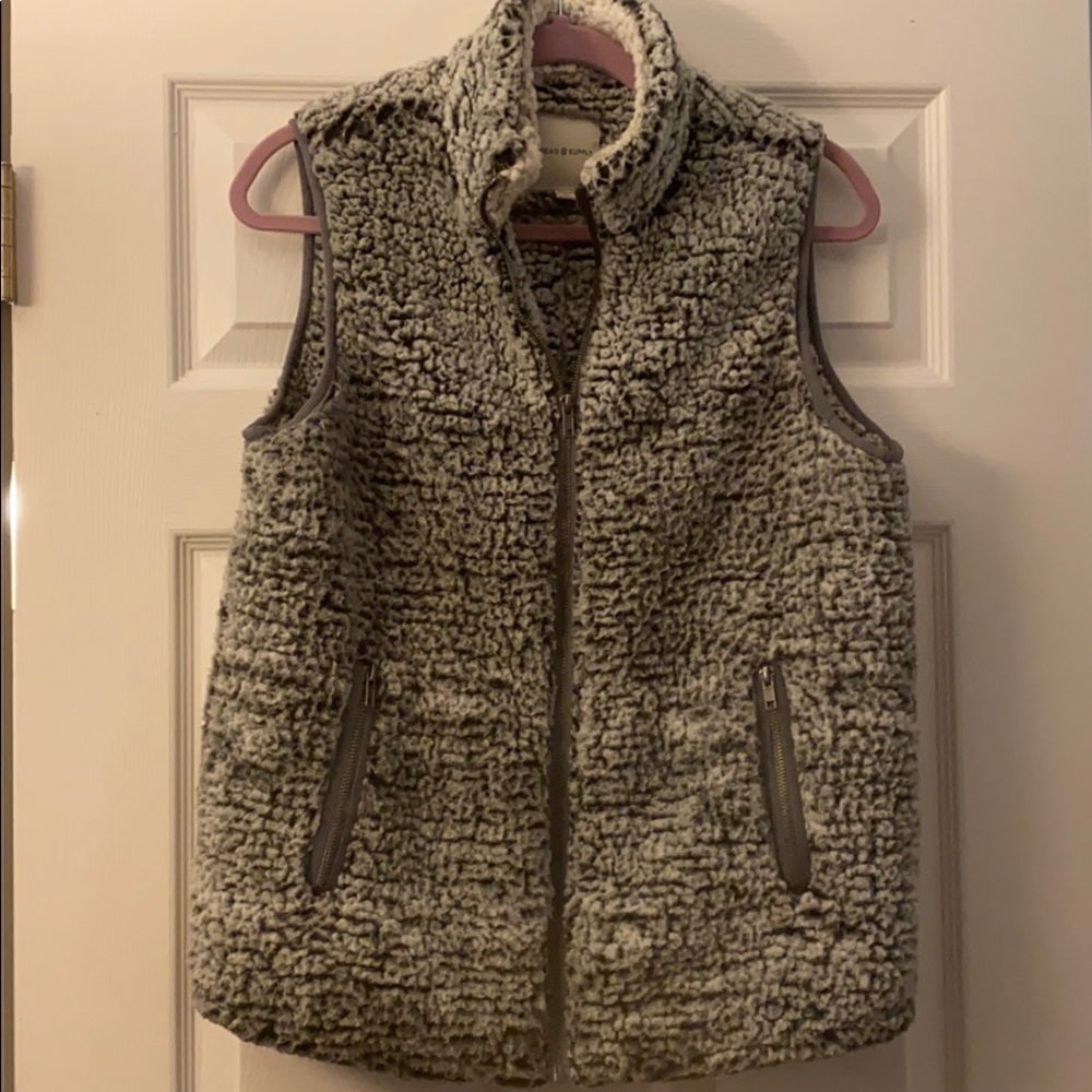 Boutique Gray Sherpa Vest